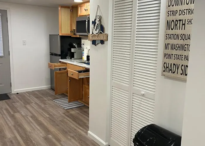 Riverside Retreat Apartment